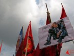 Poster SBY galau diarak dalam peringatan hari buruh internasional May Day dari Bundaran HI menuju Istana Negara, Jakarta, Selasa, (02/05). Pemerintah SBY diminta untuk menghapus sistem outsourcing. FOTO : FRINO BARIARCIANUR