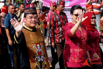 18 05 2013 Gubernur Kalteng