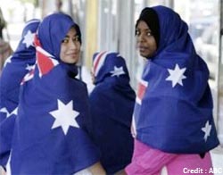 25 11 2013 muslim australia alami tindakan rasis