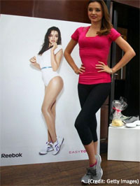 Reebok menggunakan selebritis seperti Miranda Kerr sebagai model untuk mempromosikan sepatu EasyTone. 