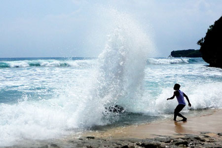 22 12 2013 Ombak pantai