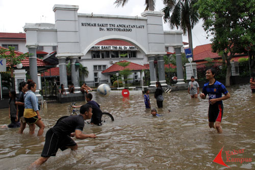 19 01 2013 Kondisi Banjir di Benhill