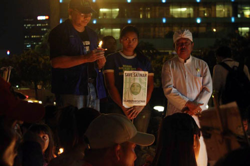 Sejumlah organisasi yang tergabung dalam "Jaringan Save Satinah" menggelar doa bersama di Bundaran HI, Jakarta, Selasa, 01/04/2014). Dok. FMN