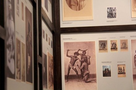 Beberapa foto dalam pameran 'Captured', Brisbane. (Credit: ABC) 