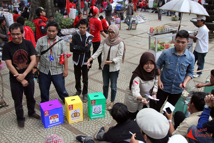 relawan aksi turun tangan