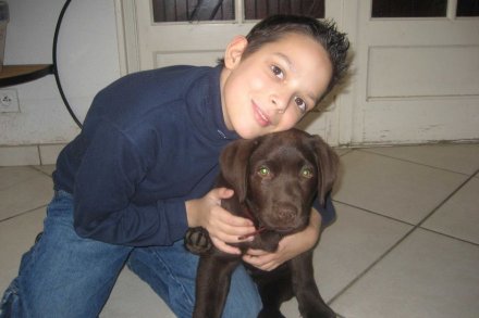 Anak laki-laki di Perancis, Mathys Germain meninggal karena kanker hati. Ayahnya menerima sumbangan jatah cuti sampai 170 hari untuk menemaninya selama mungkin. 