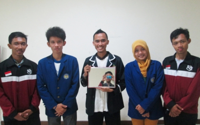 Mahasiswa UNY buat PAM untuk anak tuna rungu. Foto : UNY