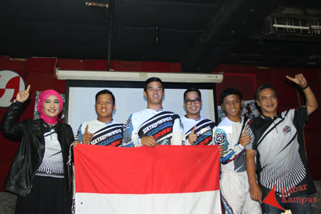 Tim Downhill Indonesia. Foto : Ahmad Fauzan Sazli