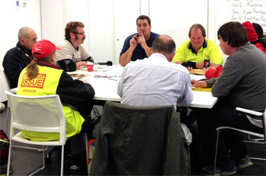 Majalah The Big Issue memberikan pelatihan menulis bagi tunawisma di Adelaide. (Credit: ABC) 