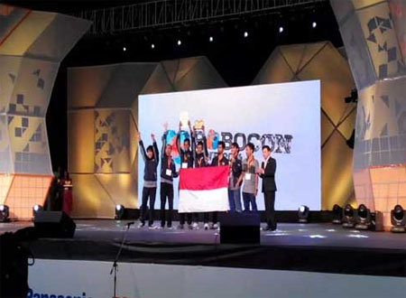 Tim Rine ITS raih juara dua dan penghargaan best engeenering di kontes Abu Robocon di India. Foto : ITS