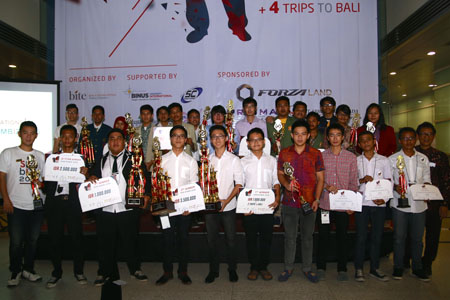 Tim ITB borong trophy Simbiz 2015 yang digelar Binus University. Dok. BITE