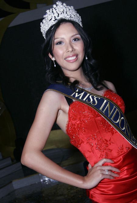 Kenangan saat menjadi Miss Indonesia 2006. FOTO : KapanLagi