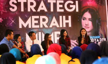 Alodya Desi memberi motivasi kepada 250 mahasiswa penerima bidik misi. Dok. Unnes