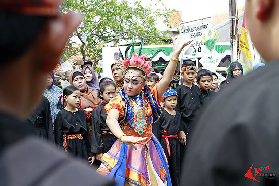 Warga Dago Pojok berkeinginan membangkitkan kembali seni tradisional.