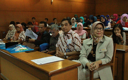 Program Studi (Prodi) Pendidikan Bahasa Inggris (PBI) Fakultas Keguruan dan Ilmu Pendidikan (FKIP) Universitas Muria Kudus (UMK) menggelar konferensi nasional bertajuk ‘’Teaching, Linguistic, Culture and Education Conference’’ di Kampus UMK (26/04/2016).