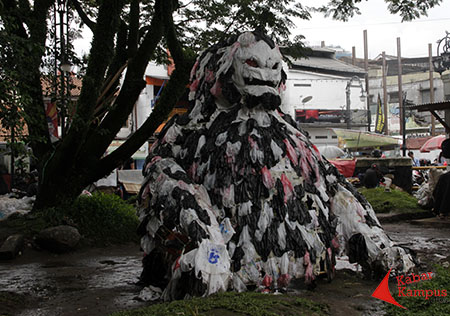 Instalasi sampah dari mahasiswa Unpar. Foto : Fauzan