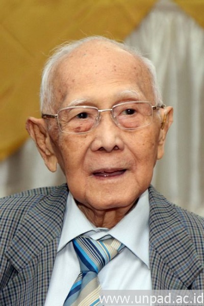 Prof.(Emeritus) Dr. H.R.T. Sri Soemantri Martosoewignjo, SH, MH. Foto : Tedi Yusup