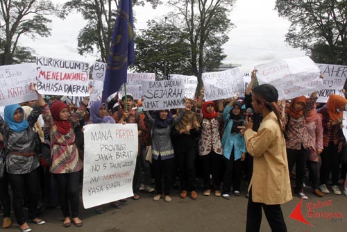 Mahasiswa Jurusan Sastra Sunda Minta Bahasa Daerah Masuk Kurikulum 2013