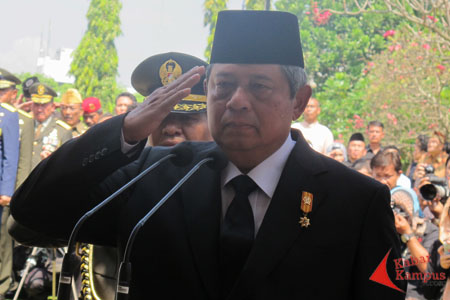 Presiden SBY memberikan penghormatan terakhir untuk Taufiq Kiemas