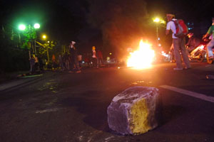 Tarian Perang Tolak Kenaikan BBM Mahasiswa UBK