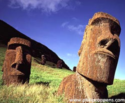 24 09 2013 easter island_patung