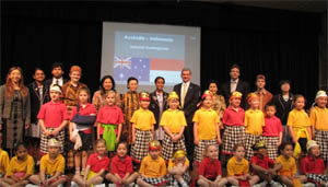 Siswa Australia Nyanyikan Lagu Indonesia Sambut Ibu Wapres