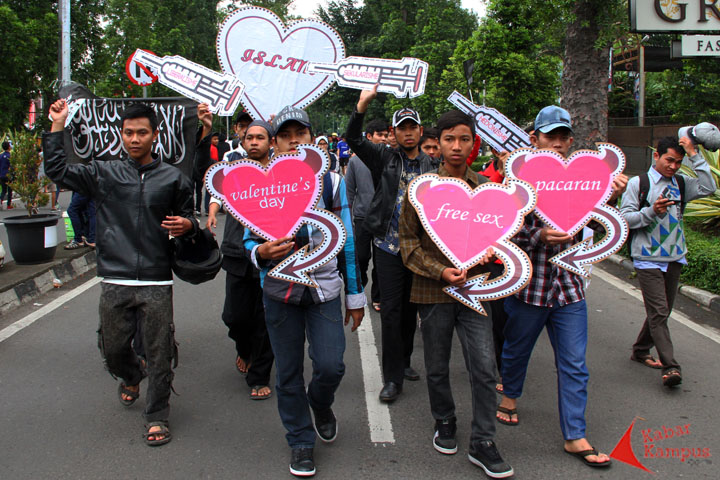 09 04 2014 Pemuda Bandung Tolak Valentine Day