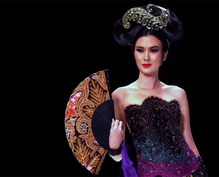 Legong Srimpi Explorasi Busana Tradisional Jawa-Bali