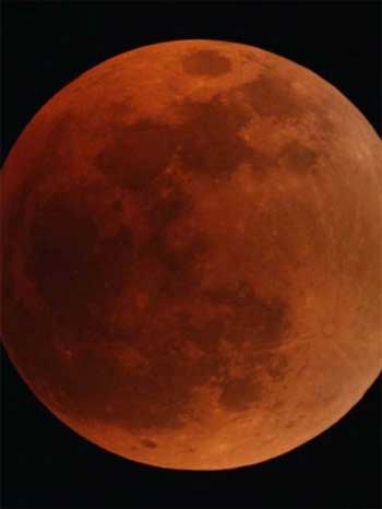 Penampakan “Bulan Darah” di Sebagian Wilayah Australia