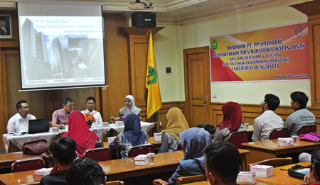 PT. PP Berikan Beasiswa Ikatan Dinas Kepada Mahasiwa UBH