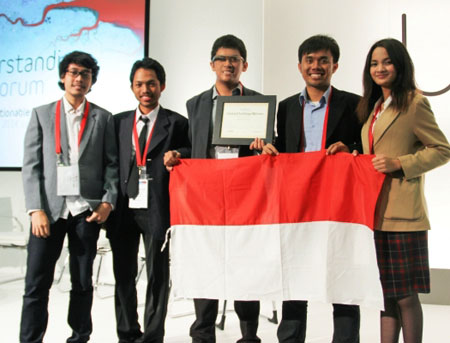 Aplikasi Quick Disaster Mahasiswa UGM Raih Penghargaan di London