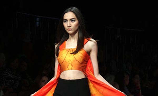 “Keindahan Langit” Dalam Karya Busana Olivia Jensen di JFW2014