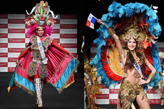 Miss Bolivia Joselyn Toro  (kiri) dan Miss Panama Aileen Bernal. FOTO : AFP