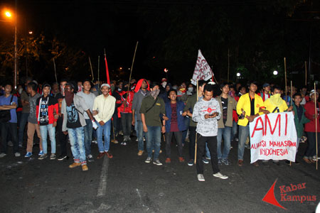 Solidaritas Untuk Arif, Aktivis AMI Blokir Jalan 4 Jam