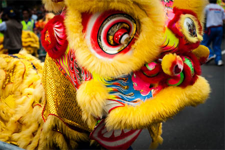 Pertunjukkan barongsai komunitas Vietnam di Melbourne Festival Tahun Baru Imlek di Footscray.