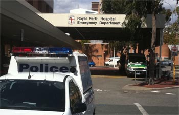 Warga Iran yang Mogok Makan di Perth Dalam Keadaan Sekarat