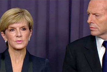 Menlu Julie Bishop dan PM Tony Abbott memberikan keterangan pers terkait eksekusi Chan dan Sukumaran. FOTO : ABC