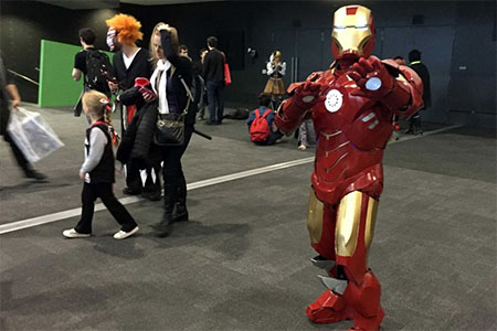 Penggemar dengan kostum Ironman. Foto : LORETTA FLORANCE/ABC News