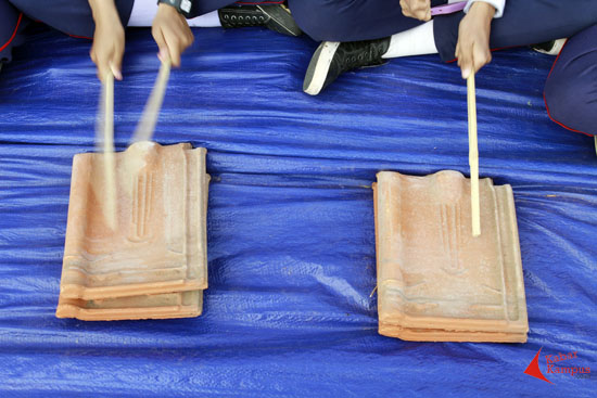 Genteng yang menjadi alat musik pukul tanah ini akan menjadi bagian dari Museum Tanah Jatiwangi.