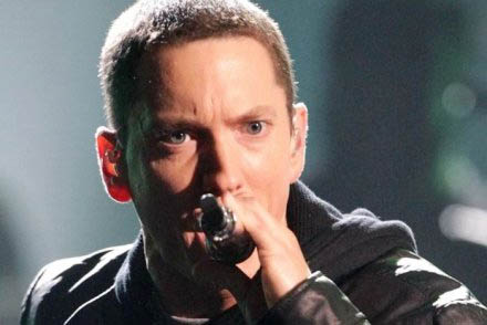 Lagu-lagu rapper AS Eminem seperti Lose Yourself ternyata bisa meningkatkan secara signifikan kekuatan dan ketahanan atlet selagi berolahraga. [FOTO : REUTERS]