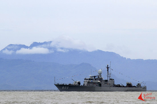 KRI Rencong adalah kapal perang patroli utama Indonesia dari jenis Kapal Cepat Rudal (KCR). Dibuat tahun 1979. FOTO : FRINO BARIARCIANUR