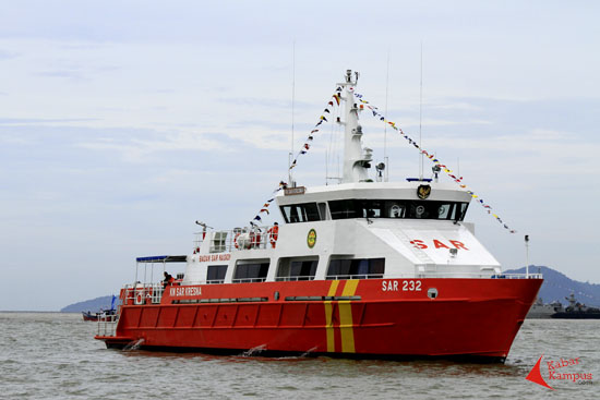 Kapal Negara SAR Kresna memiliki teknologi pendeteksi bawah laut sedalam 40 meter dari permukaan laut. Kapal yang bertugas menopang kinerja Basarnas dalam penanggulangan bencana dan misi penyelamatan. FOTO : FRINO BARIARCIANUR