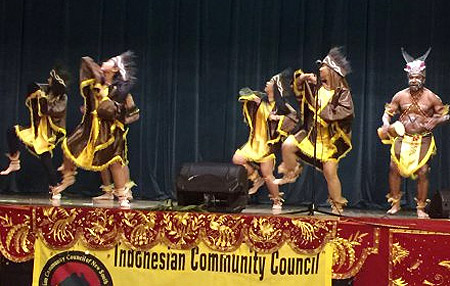 Tarian Papua yang ditampilkan di acara Harmony and Cultural Diversity Night. Foto: KBRI Canberra. (Credit: ABC Licensed) 
