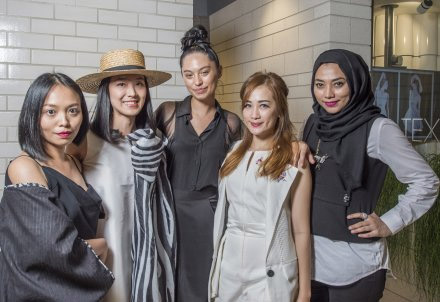 Pelaku industri fesyen asal Indonesia kunjungi Australia untuk tingkatkan kerjasama di bidang fesyen. (Foto: QUT/Sonja de Sterke) (Credit: ABC Licensed) 