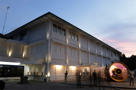 Suasana halaman muka Jogja National Museum yang menjadi tempat penyelenggaraan ART | JOG 2016 "Universal Influence". FOTO : PANITIA ART JOG