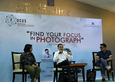 Bona Soetirto dan Jacky Soeharto dalam seminar “Find Your Focus In Photograph”  di Aula Nurcholis Madjid Universitas Paramadina, Sabtu, (25/06/2016)