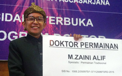 Jadi Doktor ITB Berkat Permainan Tradisional