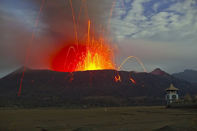 Ilustrasi letusan Gunung Bromo / Foto : Yoshiwafa