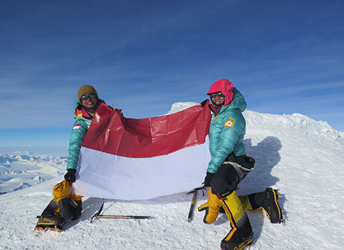 13 01 2017 Bendera Merah Putih di Antartika