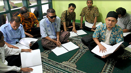 Saat Tunanetra Belajar Alquran